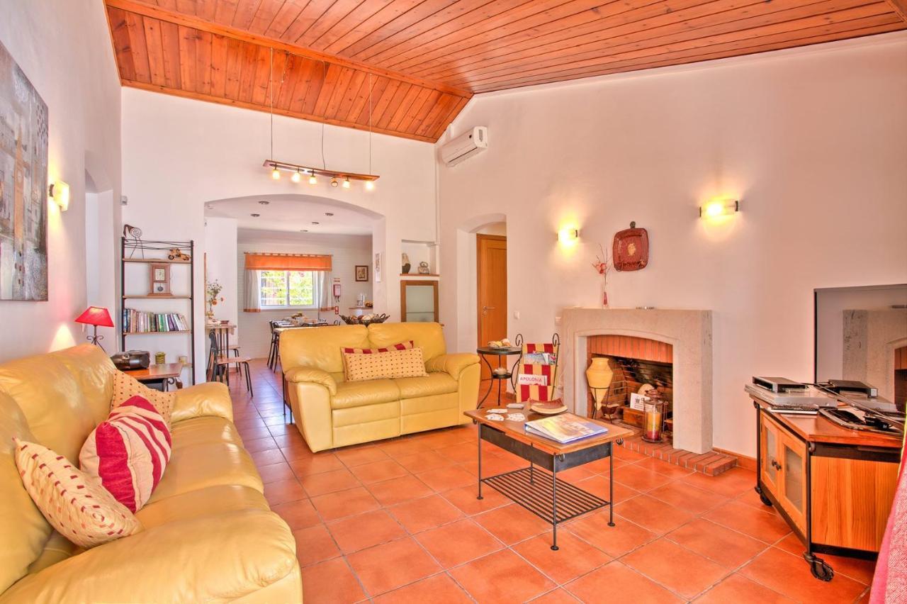 Villa Dela By *